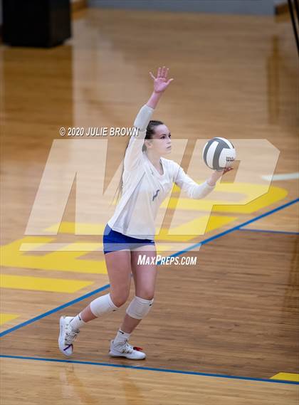 Thumbnail 1 in Roncalli vs Brownsburg (IHSAA 4A Regional Semifinal) photogallery.