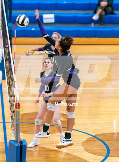 Thumbnail 2 in Roncalli vs Brownsburg (IHSAA 4A Regional Semifinal) photogallery.