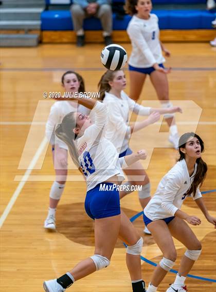 Thumbnail 2 in Roncalli vs Brownsburg (IHSAA 4A Regional Semifinal) photogallery.