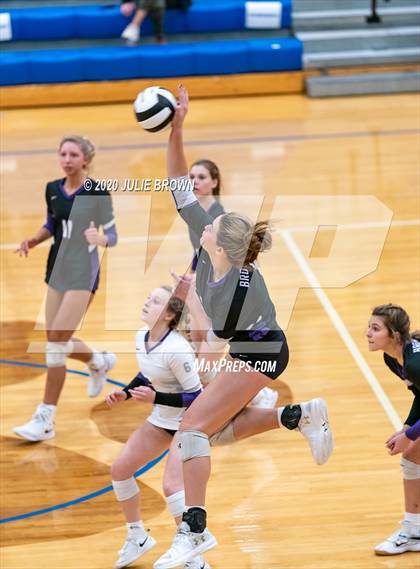 Thumbnail 3 in Roncalli vs Brownsburg (IHSAA 4A Regional Semifinal) photogallery.