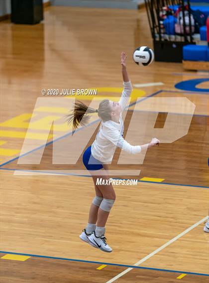 Thumbnail 2 in Roncalli vs Brownsburg (IHSAA 4A Regional Semifinal) photogallery.