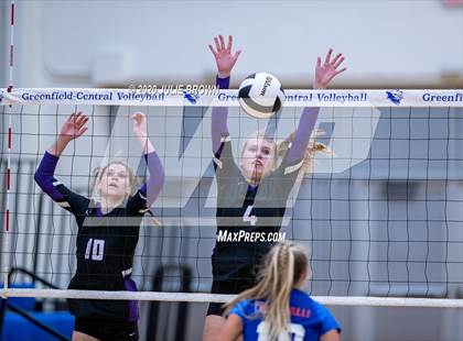 Thumbnail 3 in Roncalli vs Brownsburg (IHSAA 4A Regional Semifinal) photogallery.