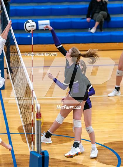 Thumbnail 3 in Roncalli vs Brownsburg (IHSAA 4A Regional Semifinal) photogallery.