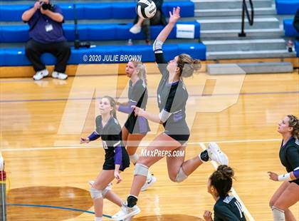 Thumbnail 2 in Roncalli vs Brownsburg (IHSAA 4A Regional Semifinal) photogallery.