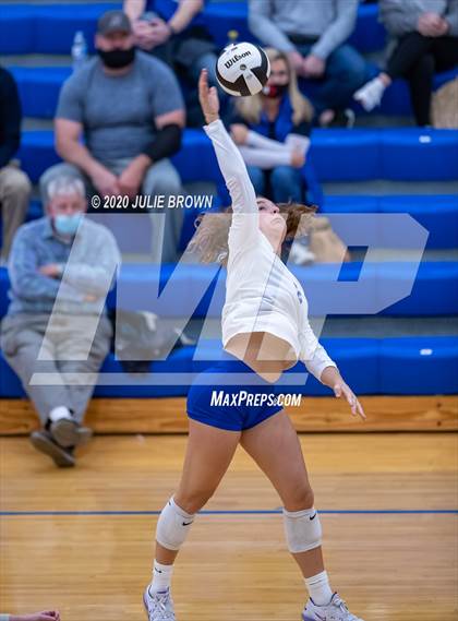 Thumbnail 3 in Roncalli vs Brownsburg (IHSAA 4A Regional Semifinal) photogallery.