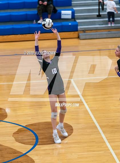 Thumbnail 2 in Roncalli vs Brownsburg (IHSAA 4A Regional Semifinal) photogallery.