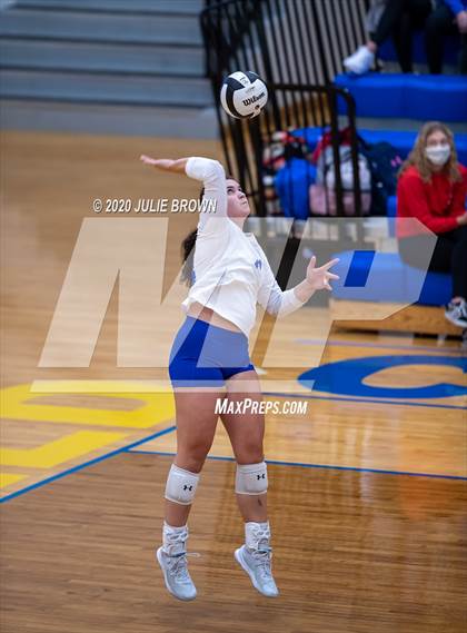 Thumbnail 3 in Roncalli vs Brownsburg (IHSAA 4A Regional Semifinal) photogallery.