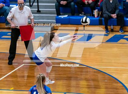 Thumbnail 3 in Roncalli vs Brownsburg (IHSAA 4A Regional Semifinal) photogallery.