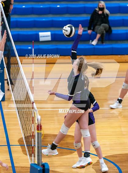 Thumbnail 2 in Roncalli vs Brownsburg (IHSAA 4A Regional Semifinal) photogallery.