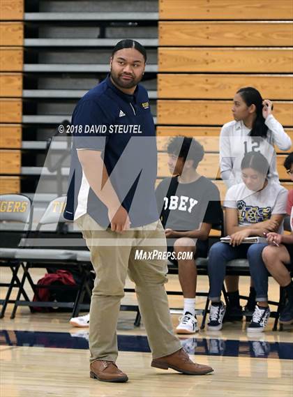 Thumbnail 1 in Antelope @ Inderkum photogallery.