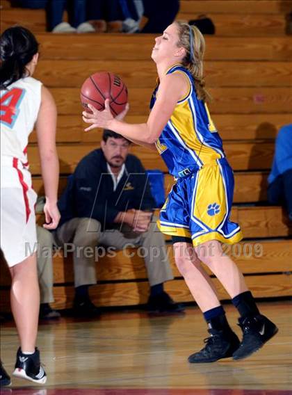 Thumbnail 1 in Del Campo @ Mira Loma photogallery.