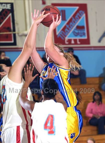 Thumbnail 1 in Del Campo @ Mira Loma photogallery.