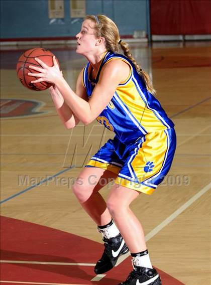 Thumbnail 1 in Del Campo @ Mira Loma photogallery.