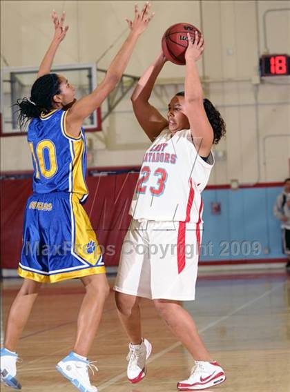 Thumbnail 1 in Del Campo @ Mira Loma photogallery.