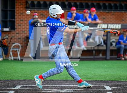 Thumbnail 3 in Pleasant Grove @ Henderson (UIL 4A D1 Area Playoff) photogallery.