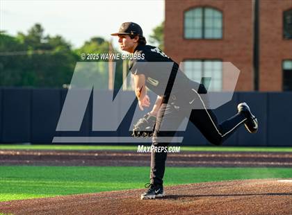 Thumbnail 2 in Pleasant Grove @ Henderson (UIL 4A D1 Area Playoff) photogallery.