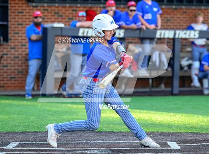 Thumbnail 2 in Pleasant Grove @ Henderson (UIL 4A D1 Area Playoff) photogallery.