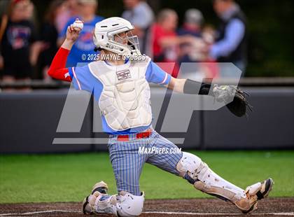Thumbnail 3 in Pleasant Grove @ Henderson (UIL 4A D1 Area Playoff) photogallery.