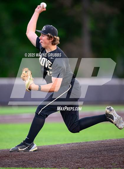 Thumbnail 3 in Pleasant Grove @ Henderson (UIL 4A D1 Area Playoff) photogallery.