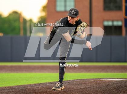 Thumbnail 2 in Pleasant Grove @ Henderson (UIL 4A D1 Area Playoff) photogallery.
