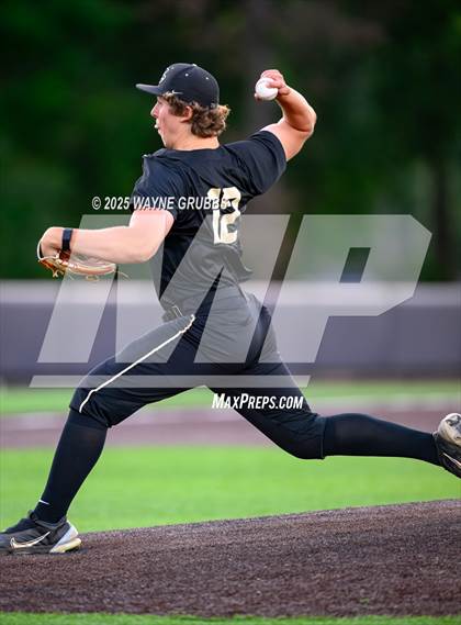 Thumbnail 2 in Pleasant Grove @ Henderson (UIL 4A D1 Area Playoff) photogallery.