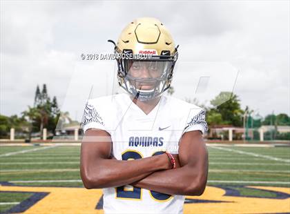 Thumbnail 2 in St. Thomas Aquinas (Preseason Early Contenders Photo Shoot)  photogallery.