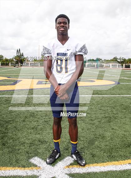 Thumbnail 2 in St. Thomas Aquinas (Preseason Early Contenders Photo Shoot)  photogallery.