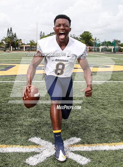 Thumbnail 3 in St. Thomas Aquinas (Preseason Early Contenders Photo Shoot)  photogallery.