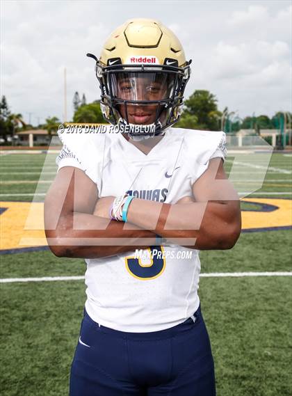 Thumbnail 2 in St. Thomas Aquinas (Preseason Early Contenders Photo Shoot)  photogallery.