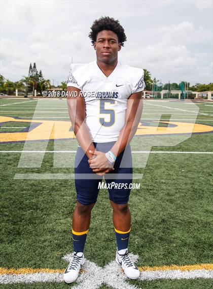 Thumbnail 2 in St. Thomas Aquinas (Preseason Early Contenders Photo Shoot)  photogallery.