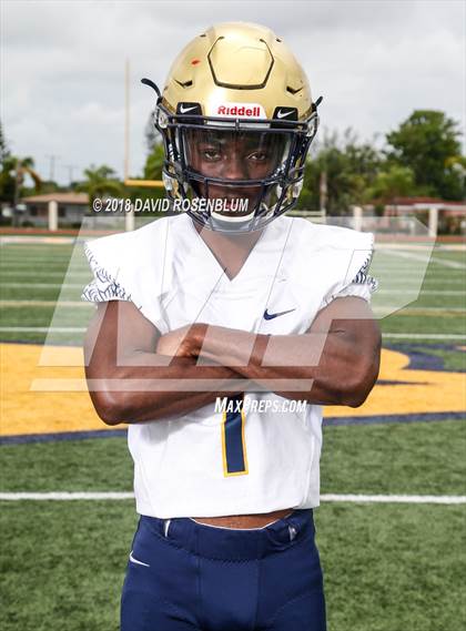 Thumbnail 3 in St. Thomas Aquinas (Preseason Early Contenders Photo Shoot)  photogallery.