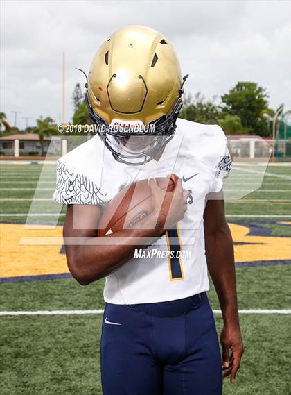 Thumbnail 3 in St. Thomas Aquinas (Preseason Early Contenders Photo Shoot)  photogallery.