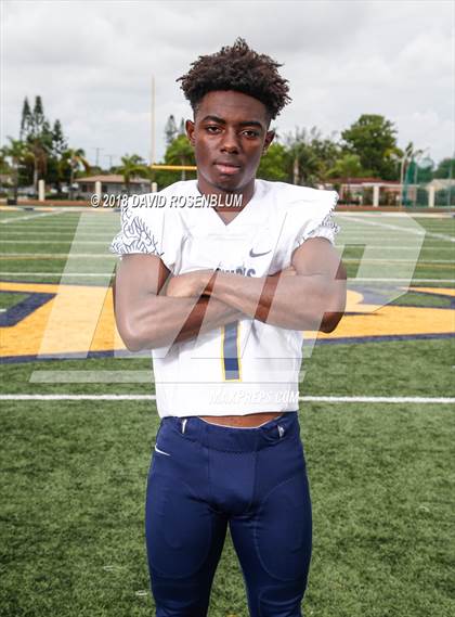 Thumbnail 2 in St. Thomas Aquinas (Preseason Early Contenders Photo Shoot)  photogallery.