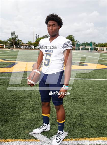 Thumbnail 2 in St. Thomas Aquinas (Preseason Early Contenders Photo Shoot)  photogallery.