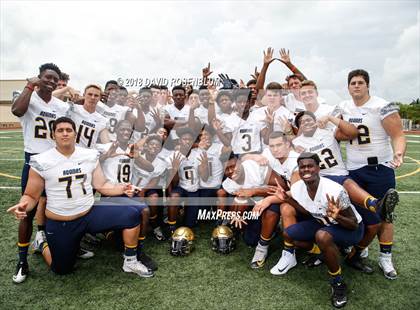 Thumbnail 3 in St. Thomas Aquinas (Preseason Early Contenders Photo Shoot)  photogallery.