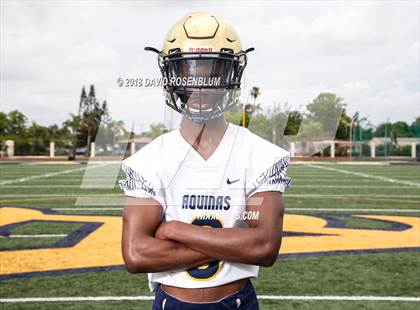 Thumbnail 2 in St. Thomas Aquinas (Preseason Early Contenders Photo Shoot)  photogallery.