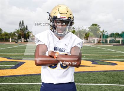 Thumbnail 2 in St. Thomas Aquinas (Preseason Early Contenders Photo Shoot)  photogallery.