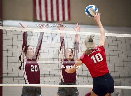 Thumbnail 3 in Central Catholic @ E.D. White photogallery.