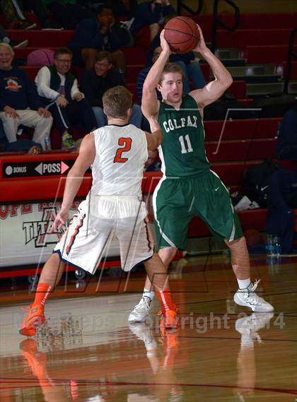 Thumbnail 3 in Cosumnes Oaks vs. Colfax (Common Good Classic) photogallery.