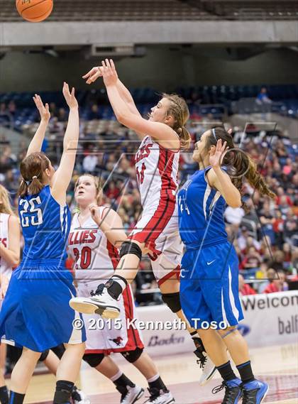 Thumbnail 2 in Shallowater vs. Jarrell (UIL 3A Semifinal) photogallery.