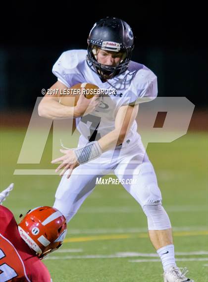 Thumbnail 2 in Center Point vs. Burton (UIL 2A Bi-District Playoffs) photogallery.