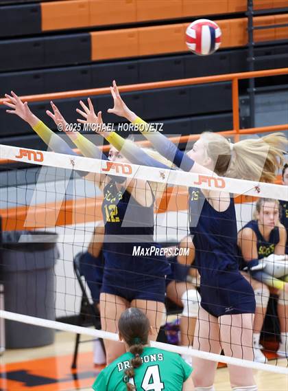 Thumbnail 1 in Southlake Carroll vs. Highland Park photogallery.