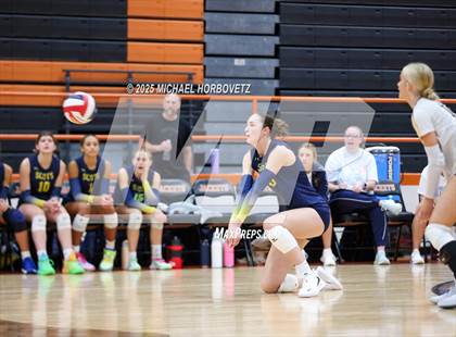 Thumbnail 2 in Southlake Carroll vs. Highland Park photogallery.