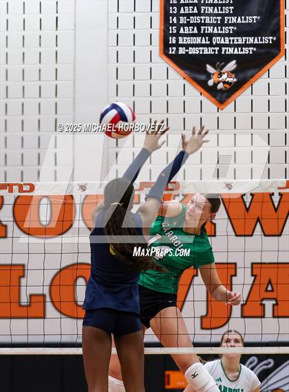 Thumbnail 1 in Southlake Carroll vs. Highland Park photogallery.