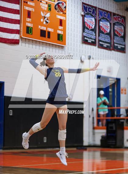 Thumbnail 3 in Southlake Carroll vs. Highland Park photogallery.