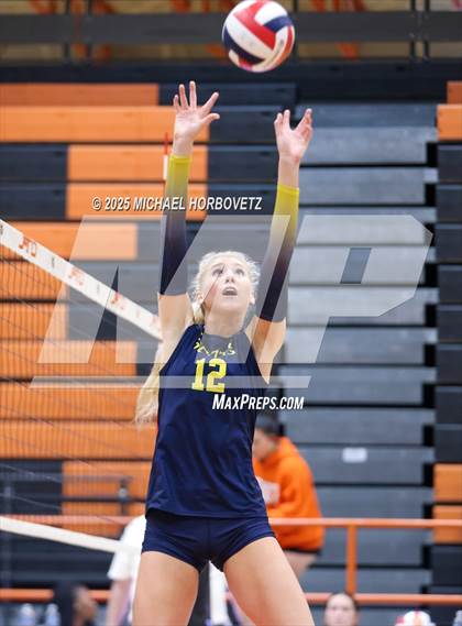 Thumbnail 1 in Southlake Carroll vs. Highland Park photogallery.