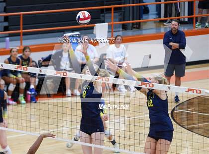 Thumbnail 2 in Southlake Carroll vs. Highland Park photogallery.