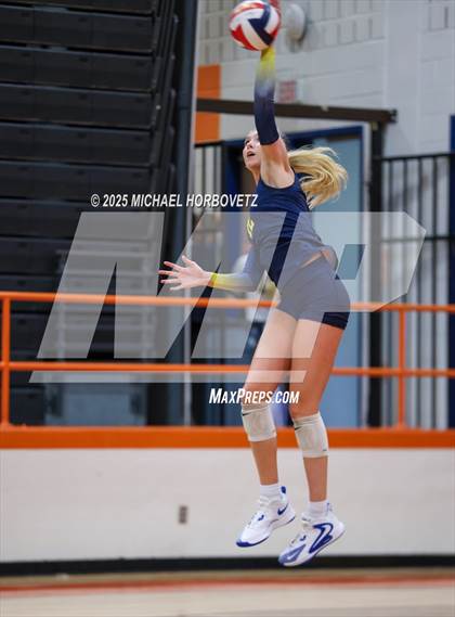 Thumbnail 2 in Southlake Carroll vs. Highland Park photogallery.