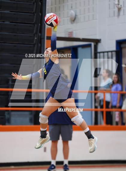 Thumbnail 3 in Southlake Carroll vs. Highland Park photogallery.