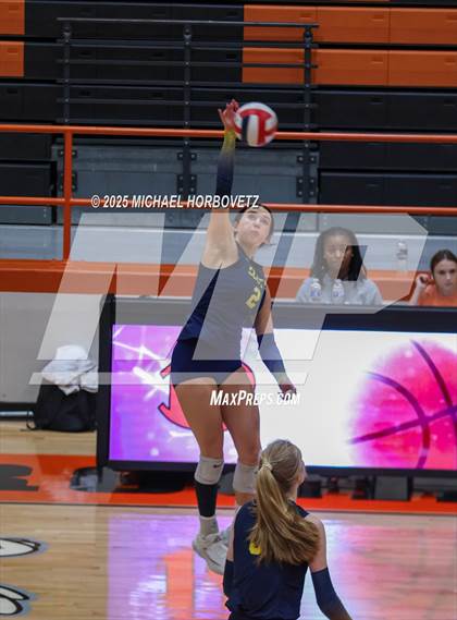 Thumbnail 3 in Southlake Carroll vs. Highland Park photogallery.